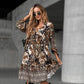 👗 Elegante V-hals Jurk Met Lange Mouwen – Gedurfde Print (Luipaard Stijl) & Veelzijdig Stylen!