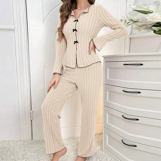 🖤Black Friday topper!✨ Geribbelde Pyjama Set voor Dames – Eleganter Reverskraag, Strikdetail & Flatterend Snijwerk (Zachte Stof, Meerdere Kleuren & Maten S-3XL!)