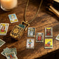 ❄️Zomerfresh 50% Korting!🔮Vintage Tarot Medaillon Ketting – Boho Sieraad met Mini Tarotkaarten en Antiekgouden Hanger